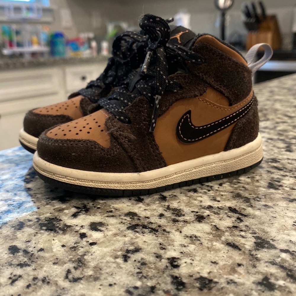 Nike Air Jordan SE Dark Chocolate kids